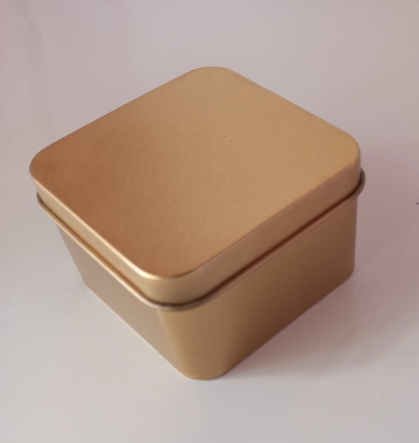 Caja rectangular dorada