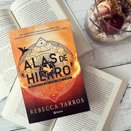 Alas de Hierro - Rebecca Yarros