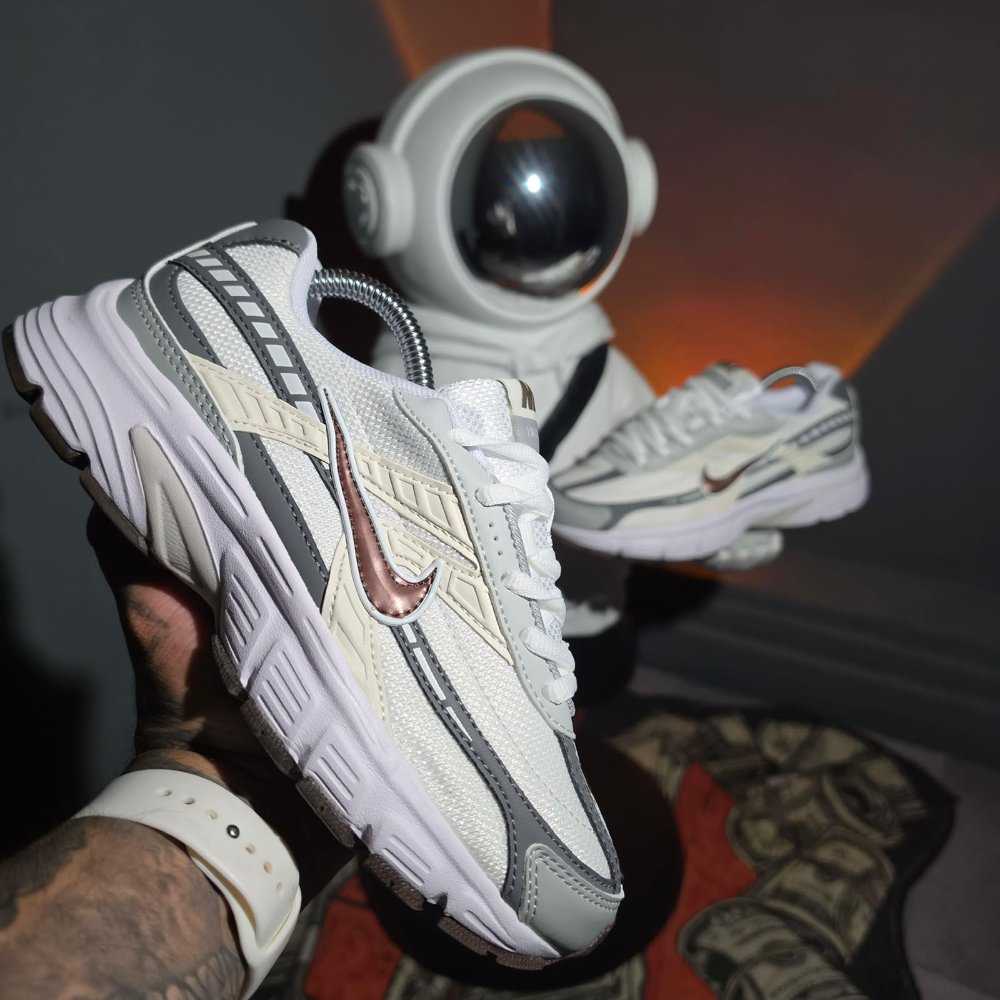 NIKE INITIATOR BEIGE
