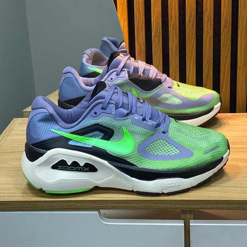 NIKE STRUCTURE PLUS