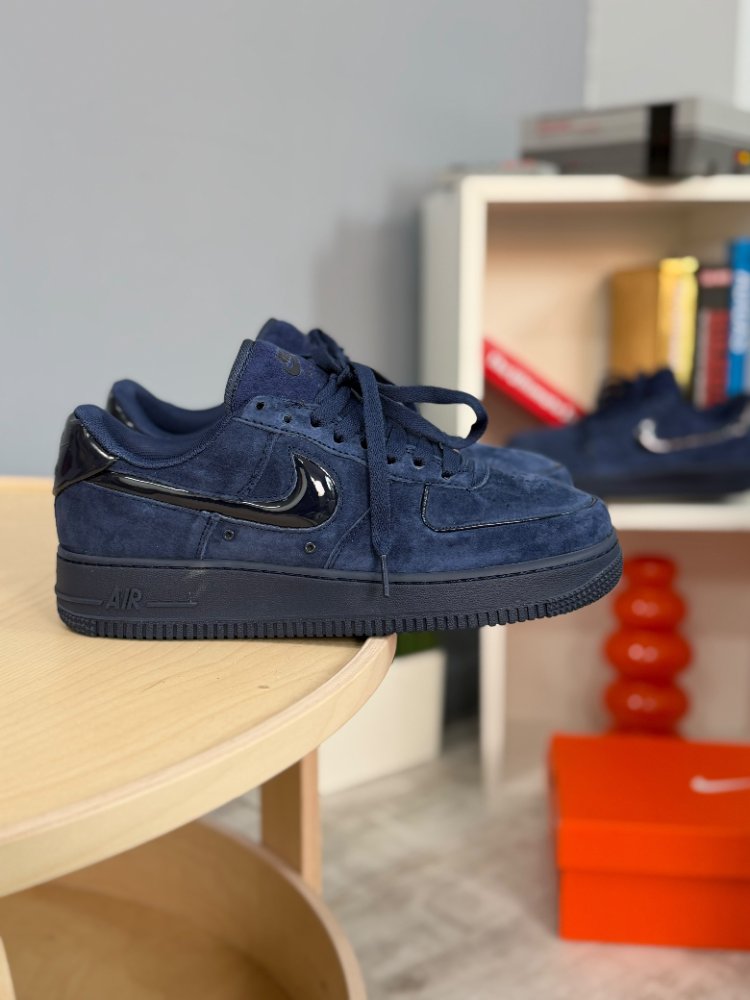 NIKE AF1