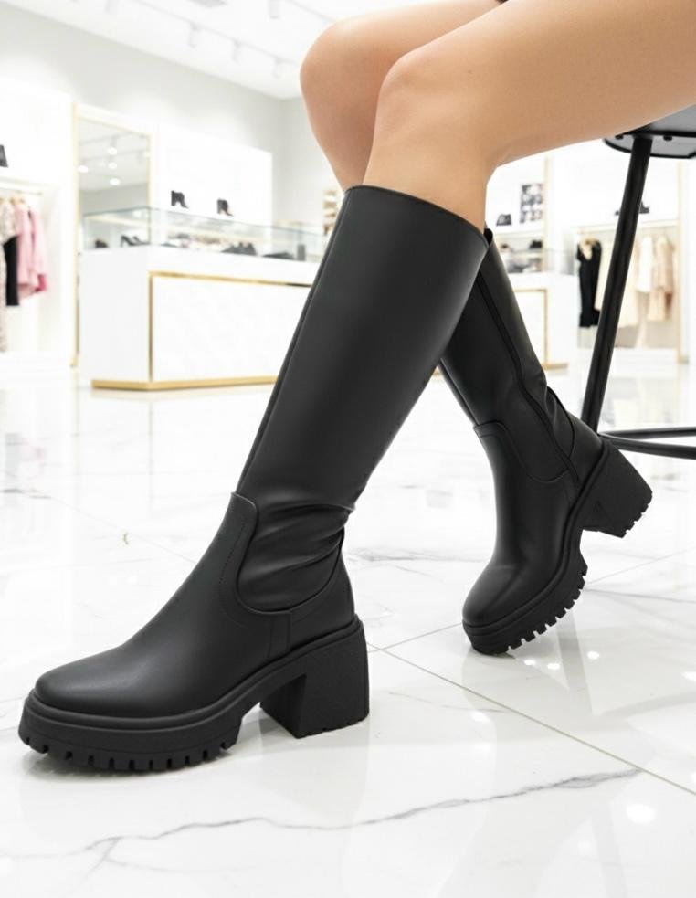 BOTA CHUNK NEGRA