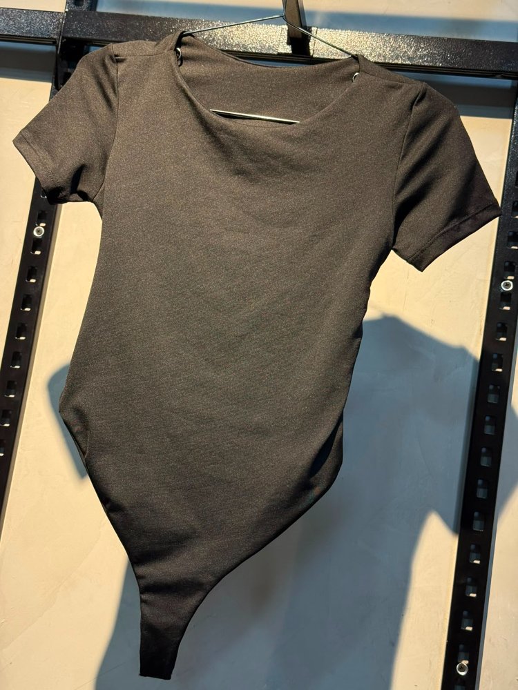 Body Negro abertura tipo camiseta Nacional