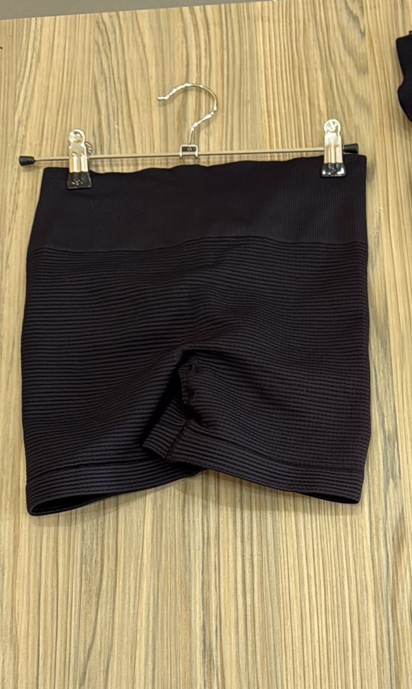 short galleta negro