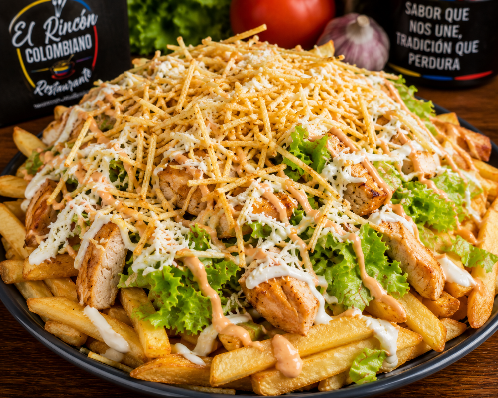 SALCHIPAPA CON POLLO
