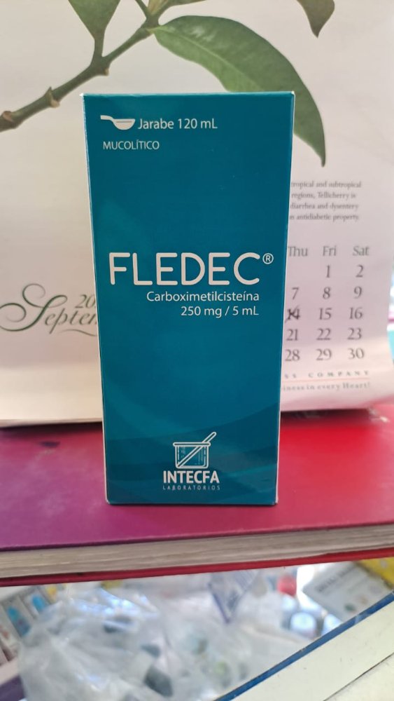 Fledec Plus (carboximetilcisteína, dextrometorfano y clorfeniramina) Jarabe 120ml