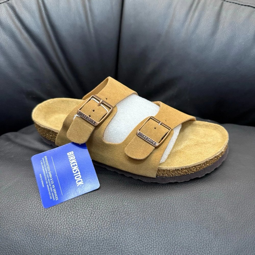 Sandalia Birkenstock marrón de doble hebilla