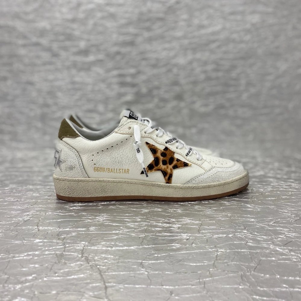 Golden Goose Ballstar blanca con estrella animal print