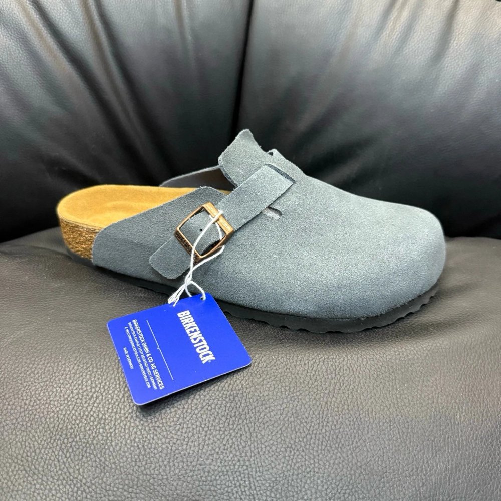 Birkenstock clog gris con hebilla