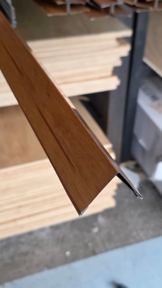 Esquinero OAK  3m