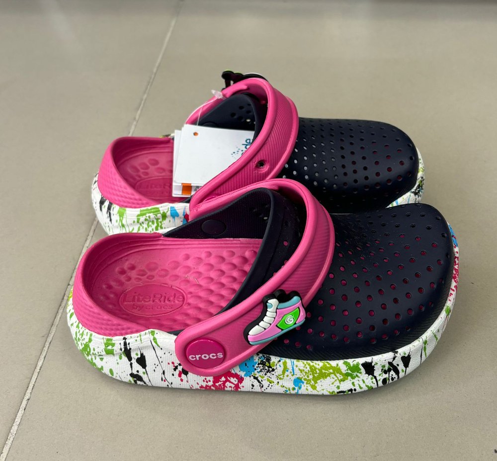 crocs lite ride kids azul-fucia suela chispeada