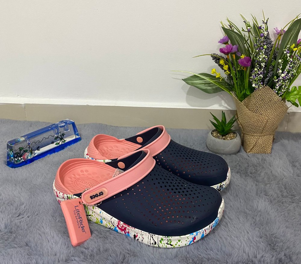 crocs lite ride azul-rosa chispeada