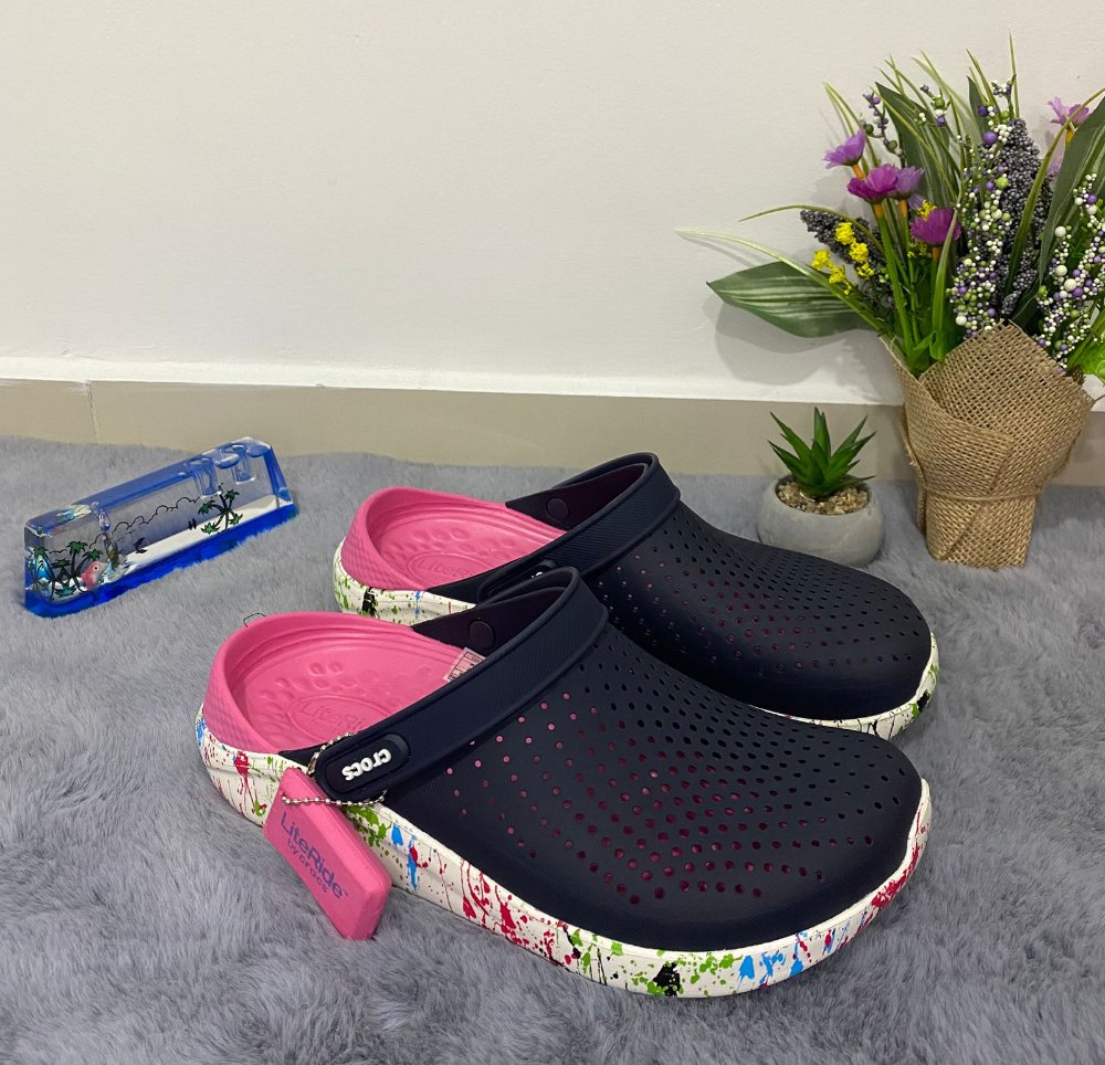 crocs lite ride azul-fuccia chispeada