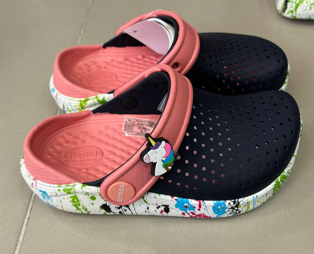 crocs lite ride kids azul-rosa chispeada