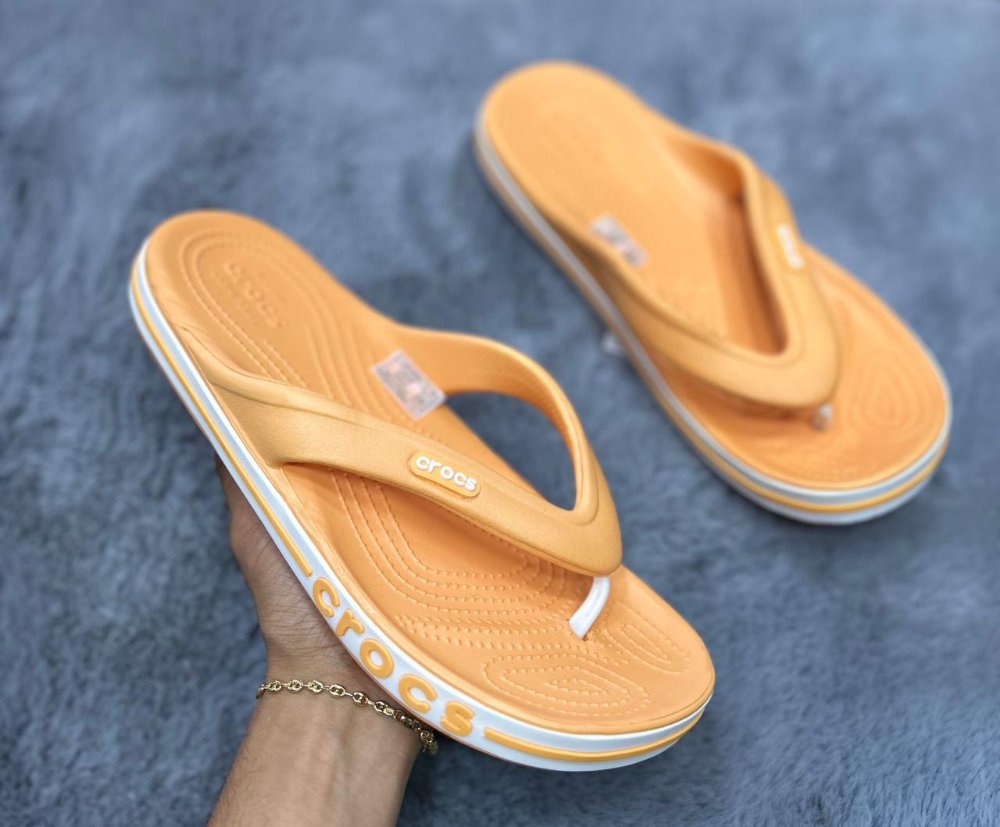 crocs tres puntadas naranja