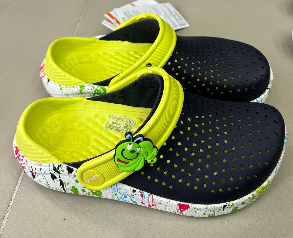 crocs lite ride kids azul-verde chispeada