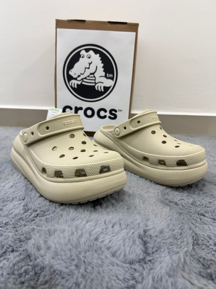 crocs karol-g beige