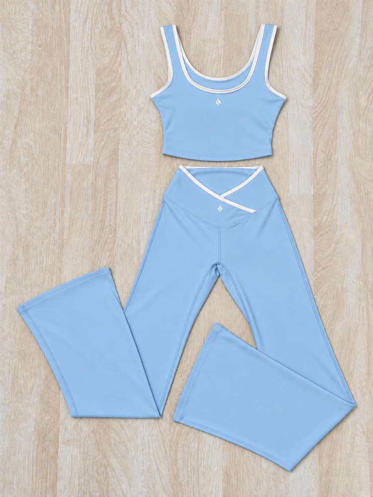 Conjunto deportivo bota campana - azul pastel