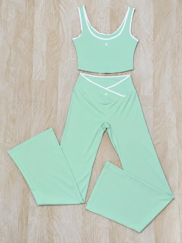 Conjunto deportivo bota campana - verde pastel