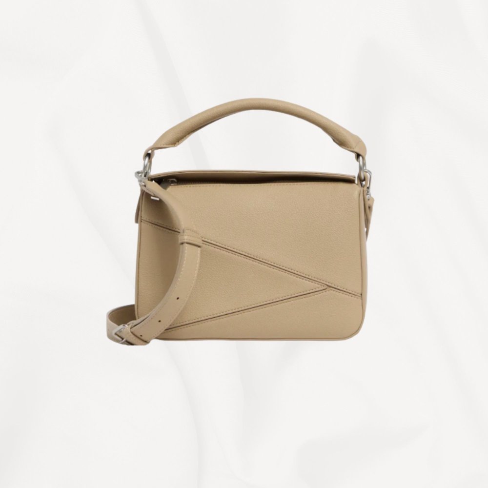 Cartera geometrica bcbg color nude