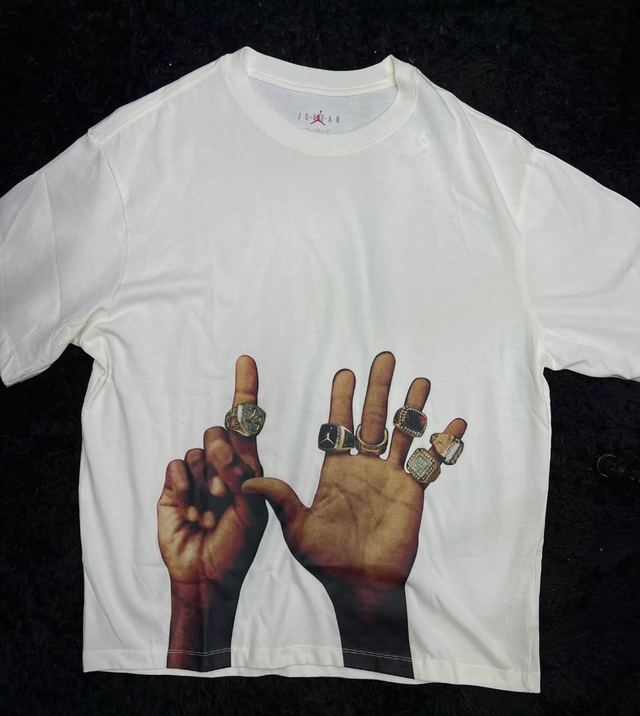 Jordan Color Hueso Manos Anillos