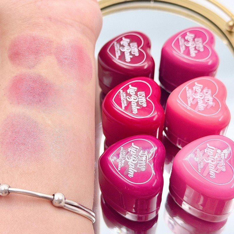 balsamo para labios con color CORAZÓN