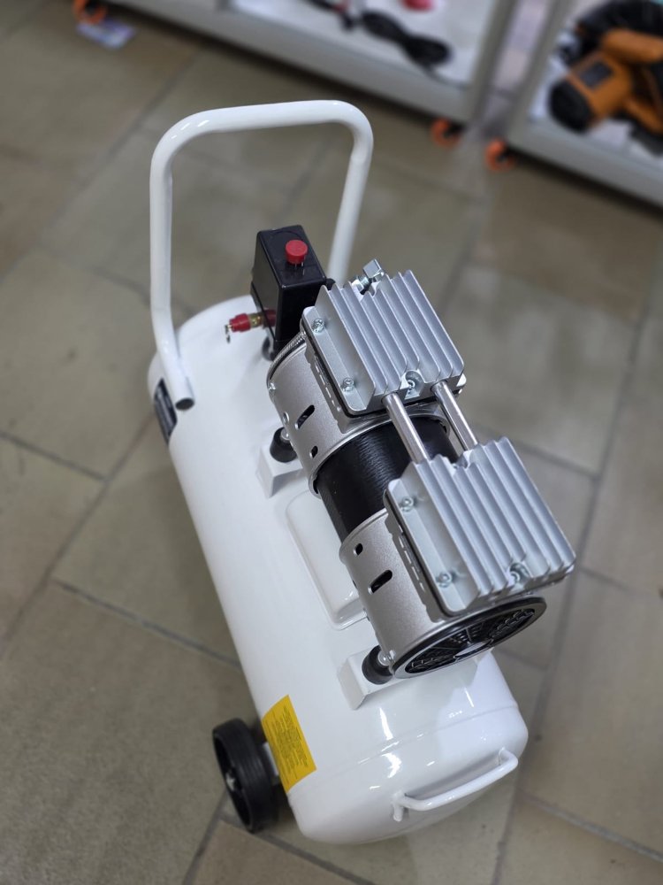 compresor 40 litros silencioso TOOLCRAFT