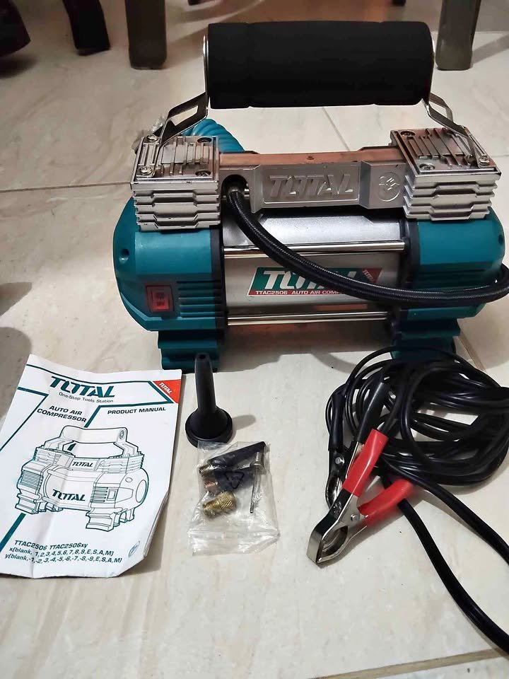 Compresor portátil para auto NUEVO , marca TOTAL , 120 PSI doble piston
