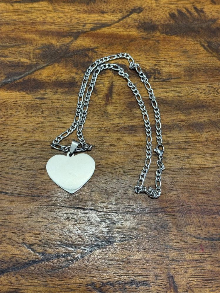 Dije de acero medalla corazon
