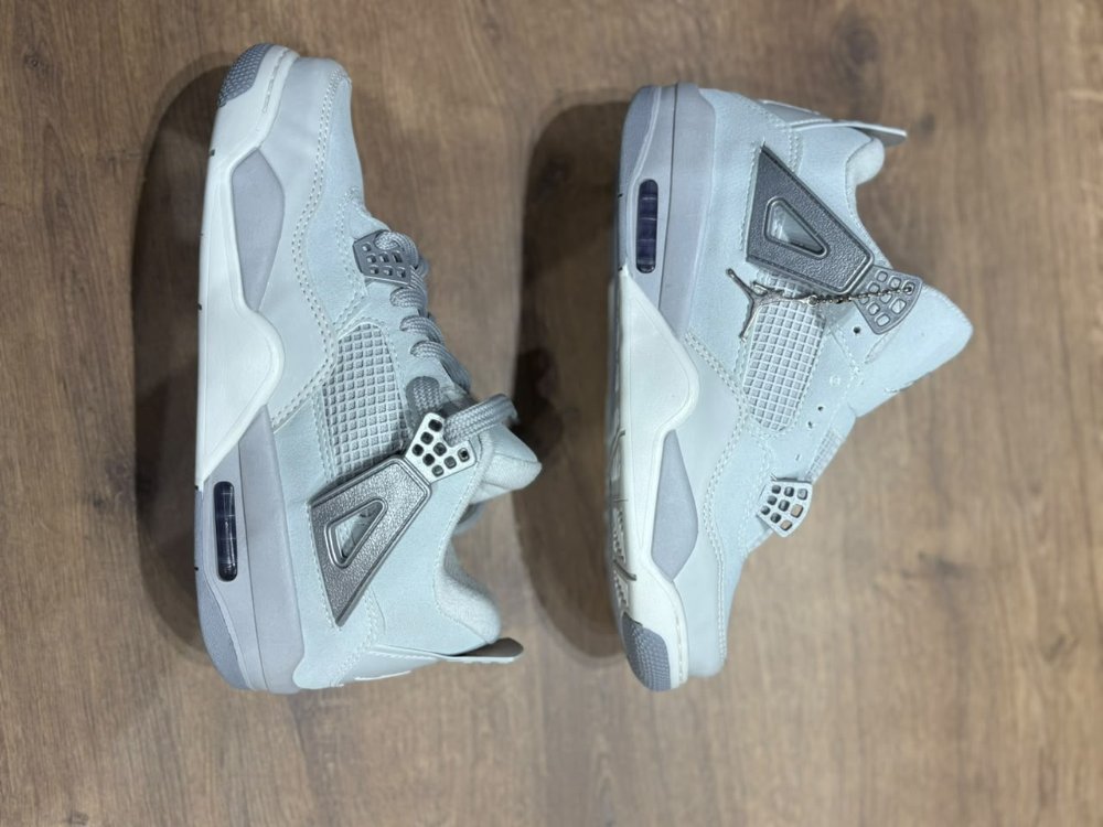 TENIS JORDAN CINZA