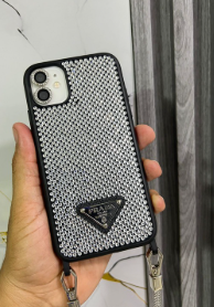 FORRO IPHONE 16 PRADA