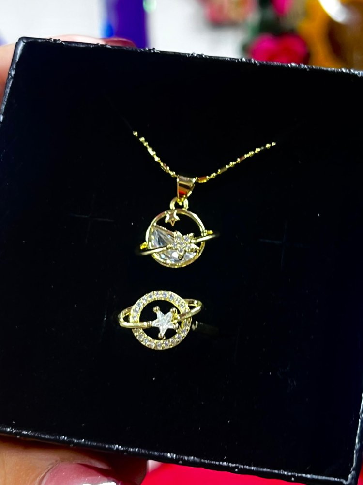 Set de collar y anillo de saturno