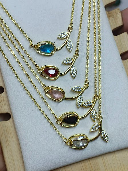 Collar de tulipanes de colores