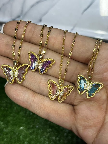 Collar de mariposa