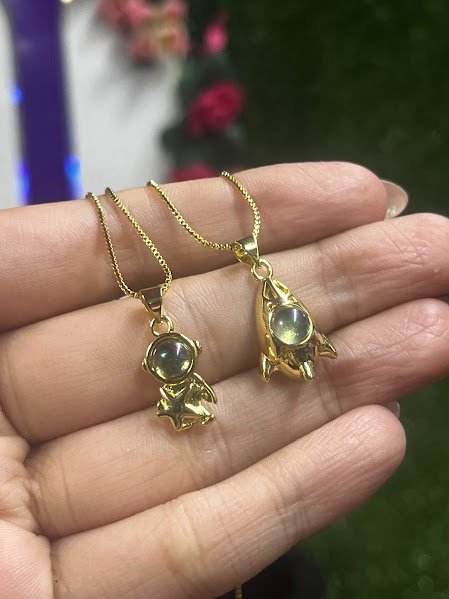 Collares duo de astronautas