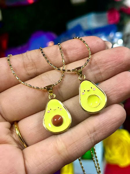 Duo de collares de aguacate