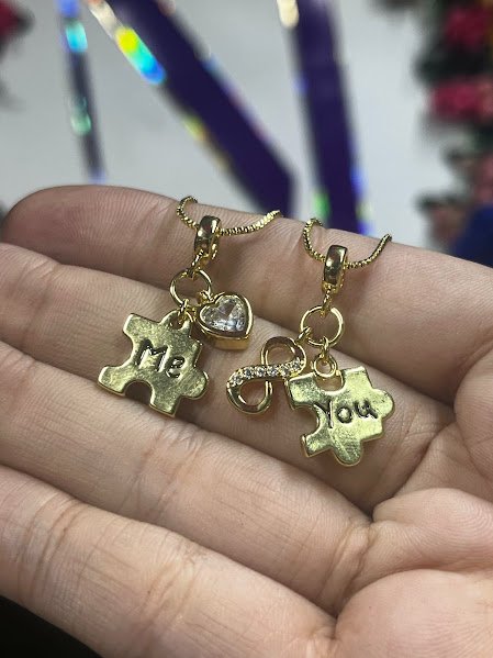 Duo de colalres de rompecabezas me & you