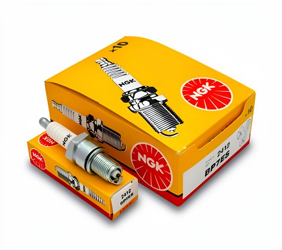 BUJIA NGK CR8E (FZ16/SZ16R/XTZ150/BWS125/PULSAR135-180/NS200/DISCOVER/CB110/CBF125-150/XR150/MRX150)