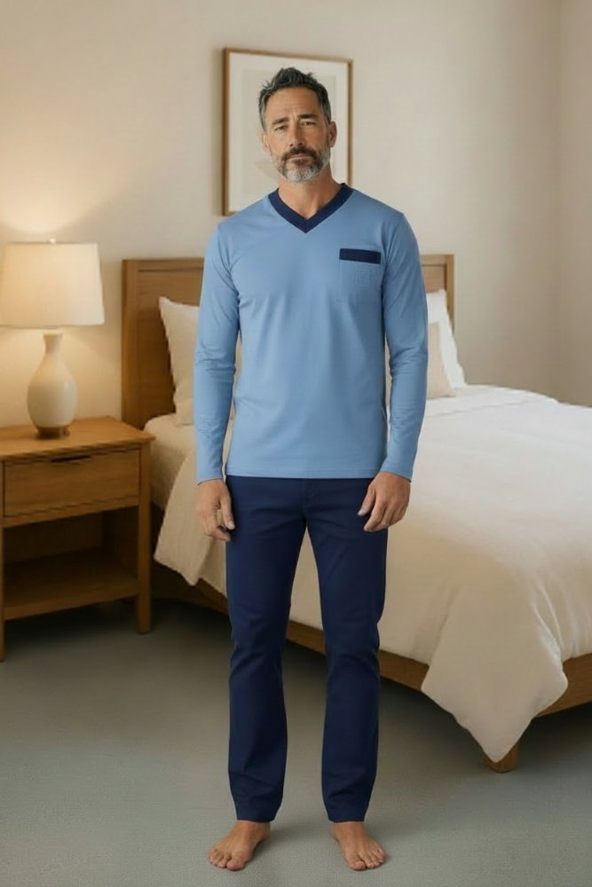 Pijama Hombre celeste pantalón azul cuello V manga larga TM