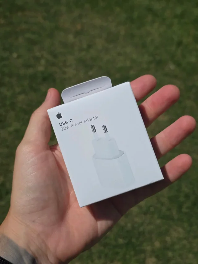 ADAPTADOR DE CORRIENTE USB-C 20W