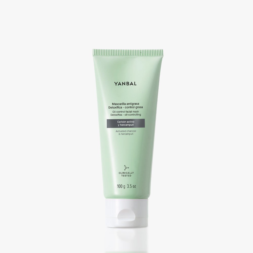 Mascarilla antigrasa con carbòn activo&hercampuri