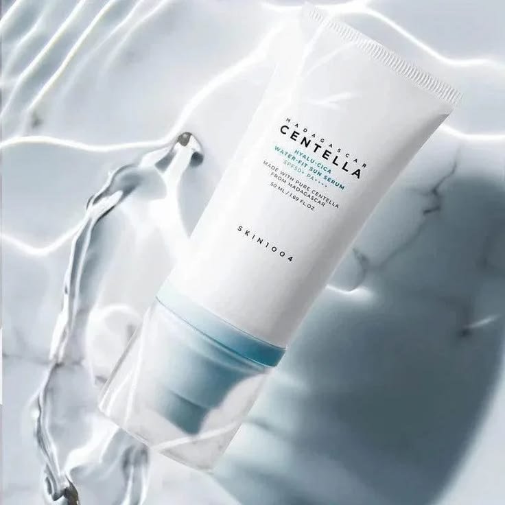 SKIN1004 - Protector Solar Madagascar Centella Hyalu-Cica Water-Fit Sun Serum