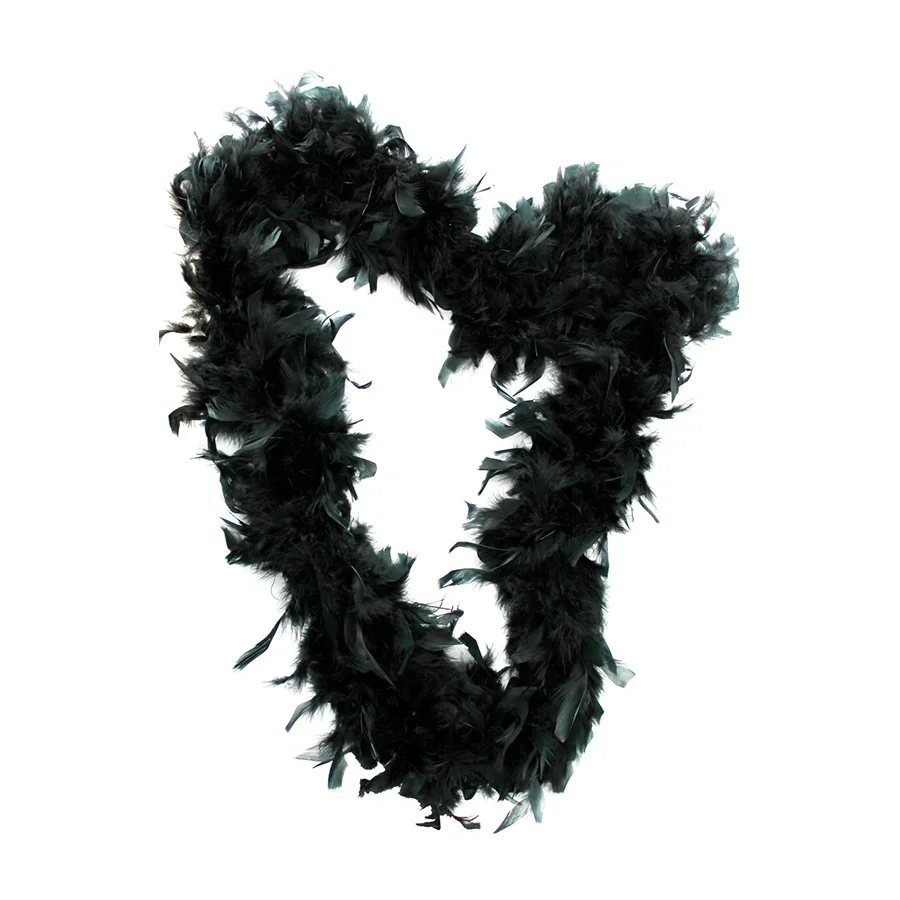 Bufanda de plumas negras