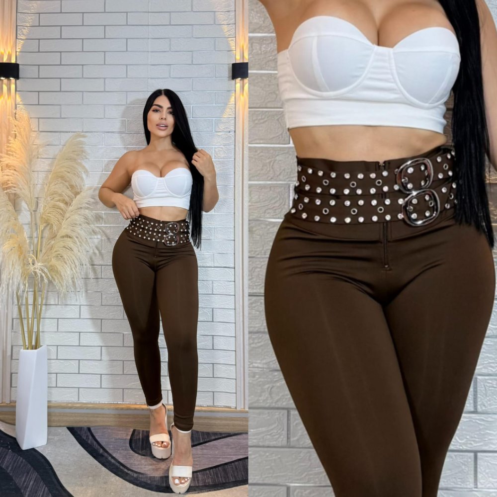 Leggins con hebillas y pedrería en fajón