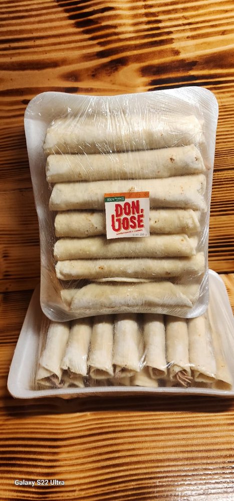 FLAUTAS DE RES 12 PIEZAS CHAROLA.