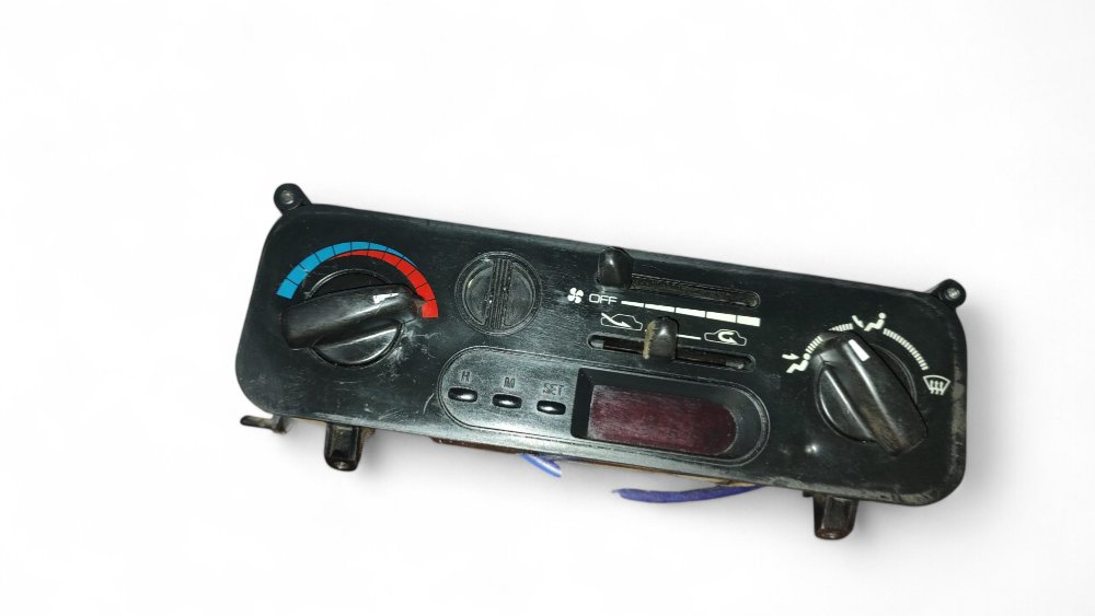 Mando calefaccion Mitsubishi Lancer 1995