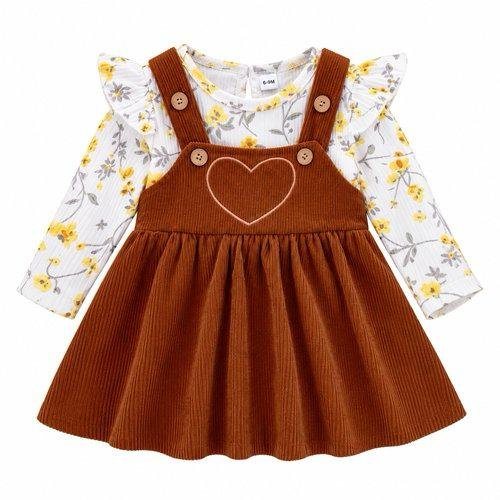 vestido jardinera cafe corazon con blusa floral