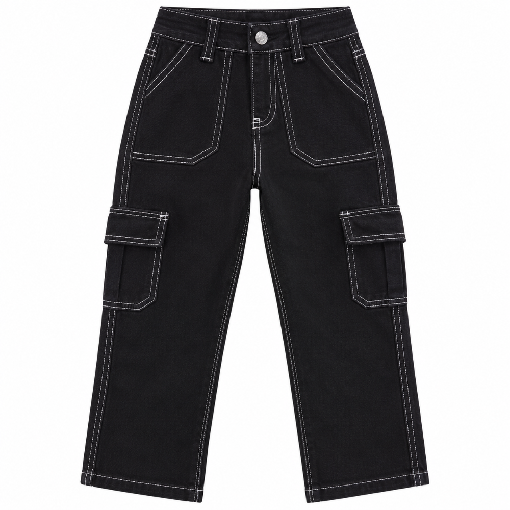 pantalón cargo negro con costuras blancas