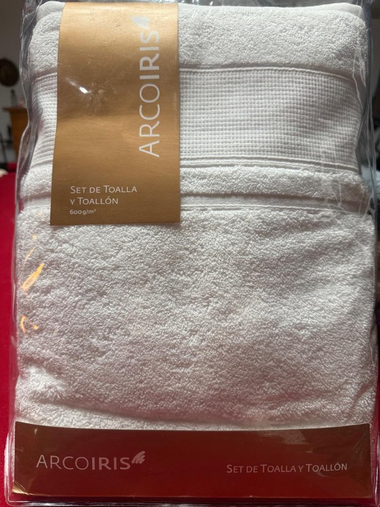 SET TOALLA Y TOALLON 600GRS ARCO IRIS