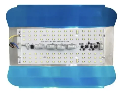 REFLECTOR LED DE 150W MULTIVOLTAJE